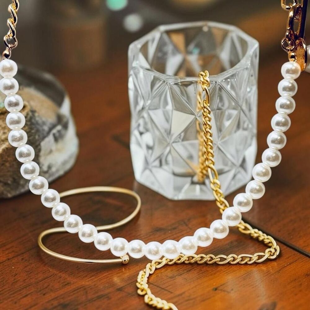 Unbranded Women's White and Gold Jewellery